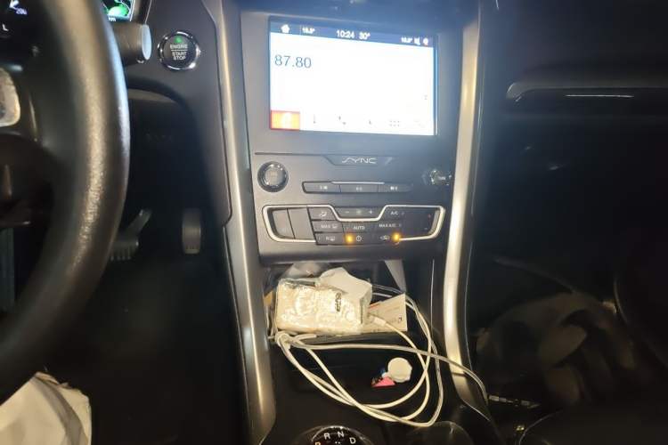 Used Ford Mondeo New Energy 2018 2.0 PHEV Smart-Controlled Fashion Edition China V Standard Audio And AC Panel
