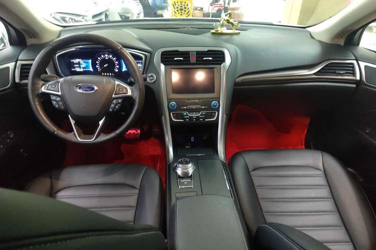 Used Ford Mondeo New Energy 2018 2.0 PHEV Smart-Controlled Fashion Edition China VI Standard Center Console