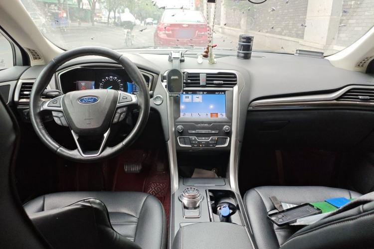 Used Ford Mondeo New Energy 2018 2.0 PHEV Smart-Controlled Fashion Edition China VI Standard Center Console