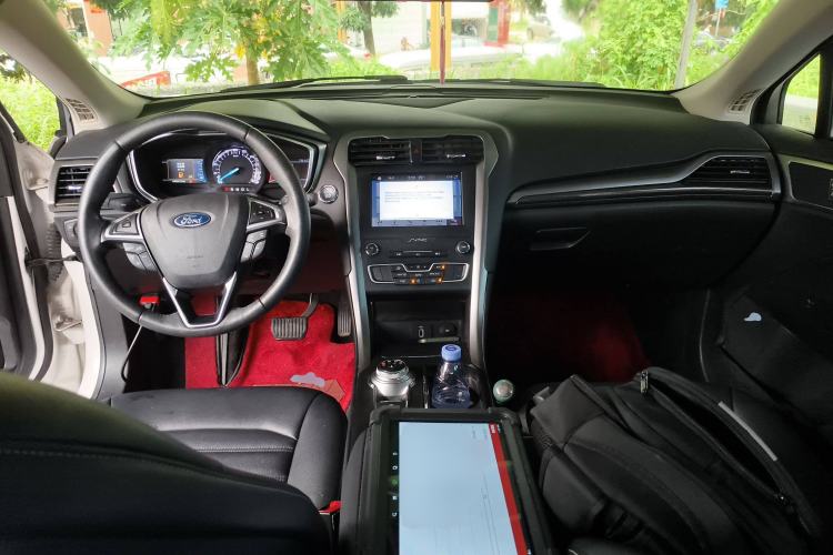 Used Ford Mondeo New Energy 2018 2.0 PHEV Smart-Controlled Fashion Edition China VI Standard Center Console