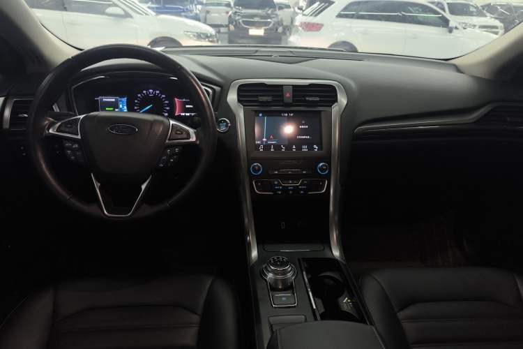Used Ford Mondeo New Energy 2018 2.0 PHEV Smart-Controlled Fashion Edition China VI Standard Center Console