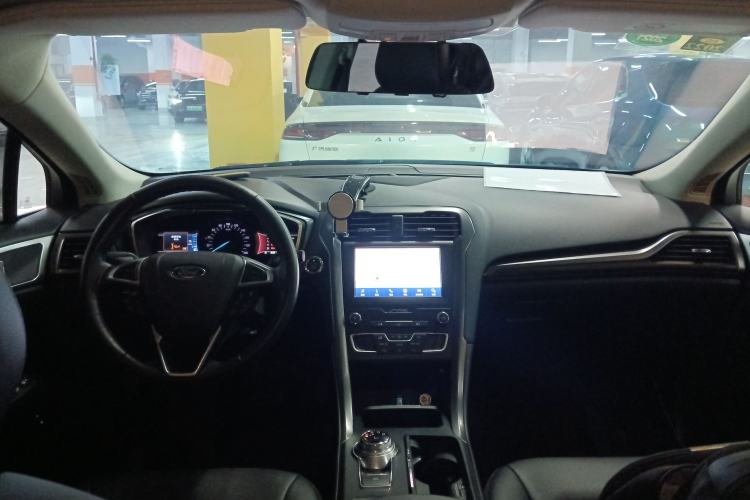 Used Ford Mondeo New Energy 2018 2.0 PHEV Smart-Controlled Fashion Edition China VI Standard Center Console