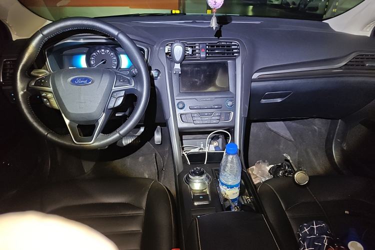 Used Ford Mondeo New Energy 2018 2.0 PHEV Smart-Control Luxury Version China VI Standard Center Console