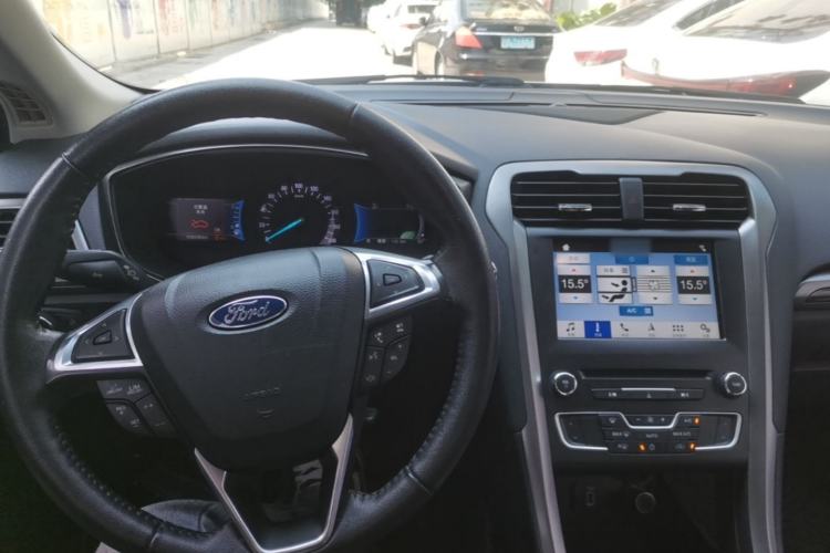 Used Ford Mondeo New Energy 2018 2.0 PHEV Smart-Controlled Fashion Edition China VI Standard Center Console