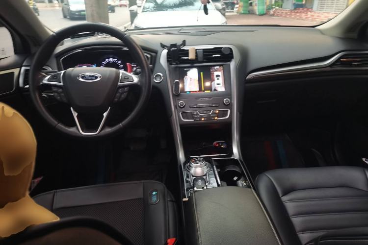 Used Ford Mondeo New Energy 2018 2.0 PHEV Smart-Controlled Fashion Edition China V Standard Center Console