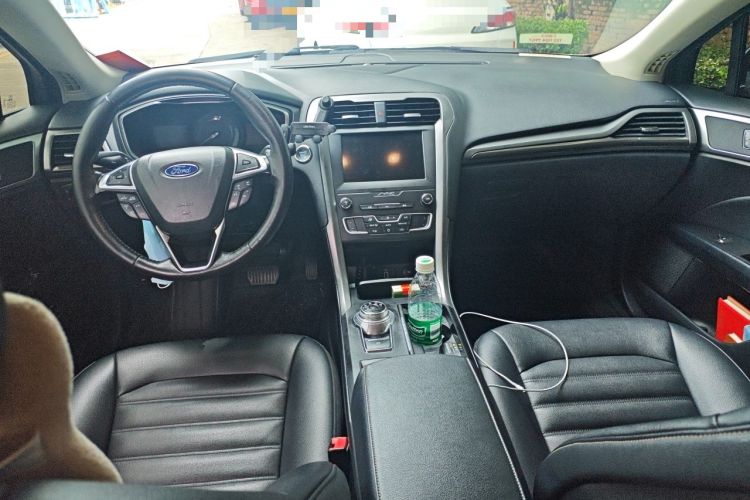 Used Ford Mondeo New Energy 2018 2.0 PHEV Smart-Controlled Fashion Edition China VI Standard Center Console
