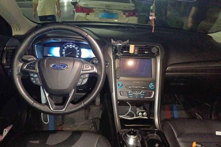 Used Ford Mondeo New Energy 2018 2.0 PHEV Smart-Controlled Fashion Edition China VI Standard Center Console