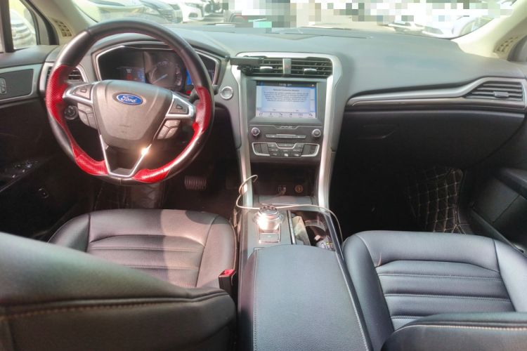 Used Ford Mondeo New Energy 2018 2.0 PHEV Smart-Controlled Fashion Edition China VI Standard Center Console