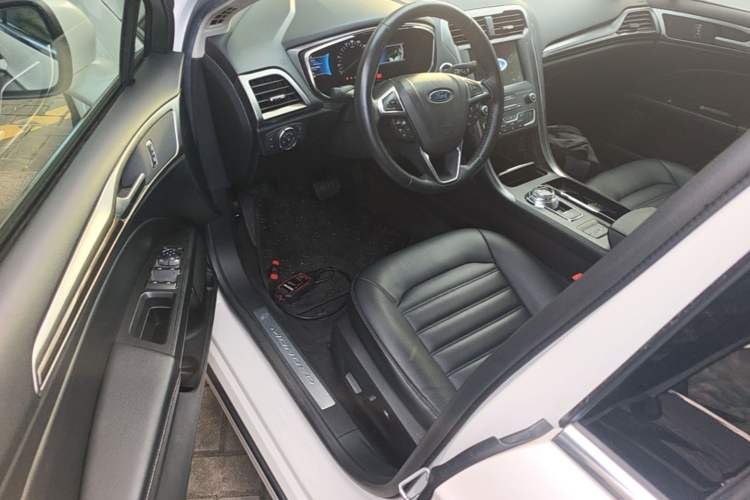 Used Ford Mondeo New Energy 2018 2.0 PHEV Smart-Controlled Fashion Edition China VI Standard Driver Seat