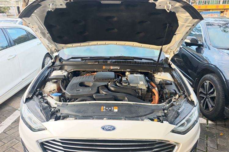 Used Ford Mondeo New Energy 2018 2.0 PHEV Smart-Controlled Fashion Edition China VI Standard Engine Bay