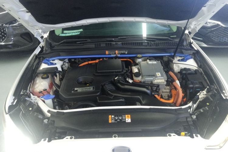 Used Ford Mondeo New Energy 2018 2.0 PHEV Smart-Controlled Fashion Edition China VI Standard Engine Bay