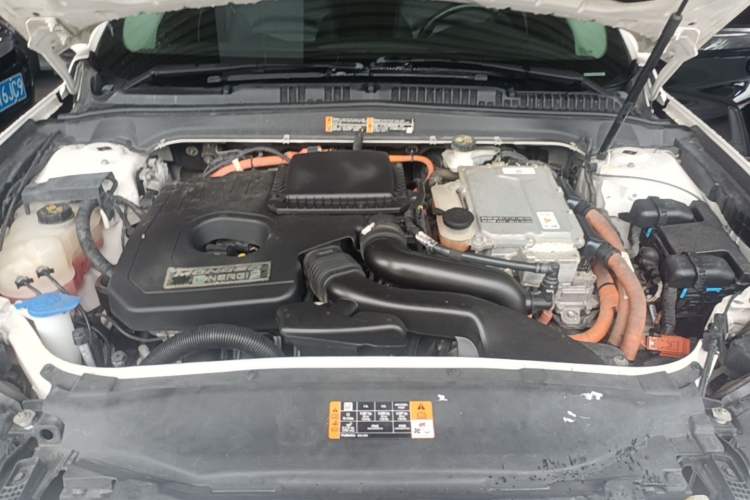 Used Ford Mondeo New Energy 2018 2.0 PHEV Smart-Controlled Fashion Edition China V Standard Engine Bay