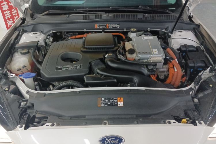 Used Ford Mondeo New Energy 2018 2.0 PHEV Smart-Controlled Fashion Edition China VI Standard Engine Bay