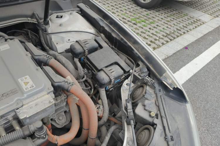 Used Ford Mondeo New Energy 2018 2.0 PHEV ZhiShang Trim Engine Bay Left