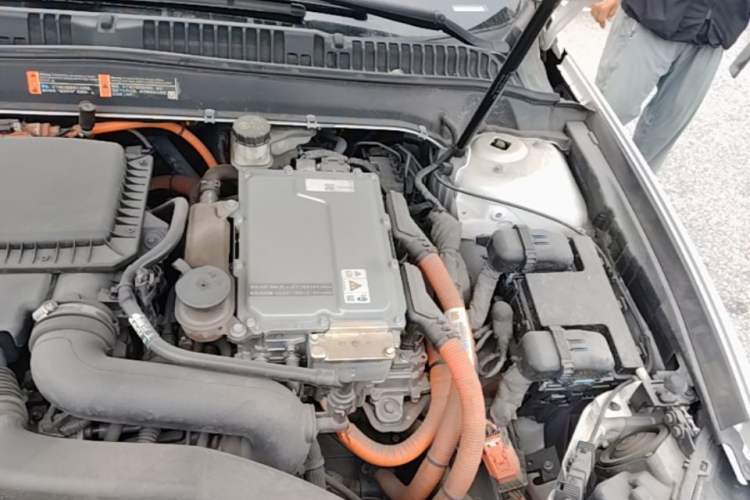 Used Ford Mondeo New Energy 2018 2.0 PHEV ZhiShang Trim Engine Bay Left