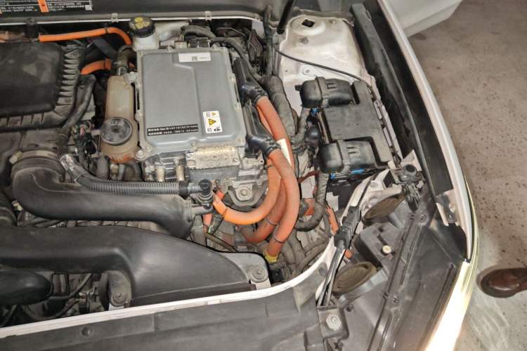 Used Ford Mondeo New Energy 2018 2.0 PHEV ZhiShang Trim Engine Bay Left