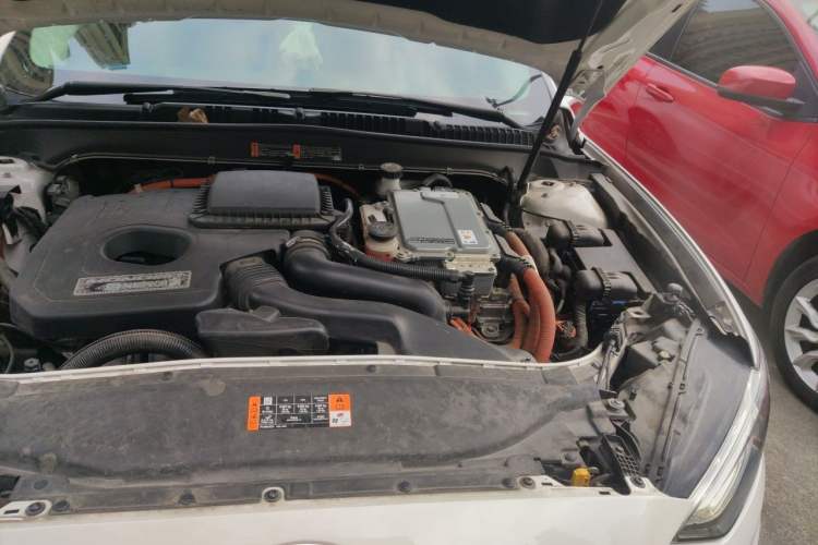 Used Ford Mondeo New Energy 2018 2.0 PHEV Smart-Controlled Fashion Edition China VI Standard Engine Bay Left