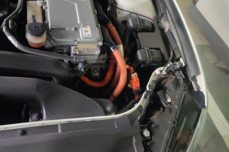 Used Ford Mondeo New Energy 2018 2.0 PHEV Smart-Controlled Fashion Edition China VI Standard Engine Bay Left