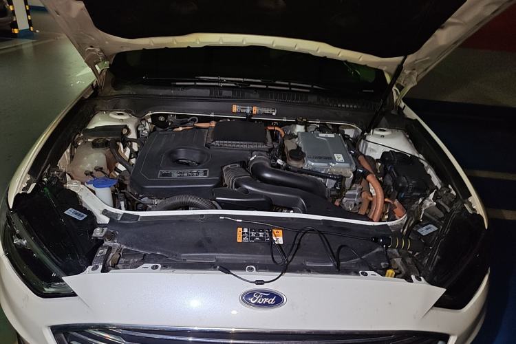 Used Ford Mondeo New Energy 2018 2.0 PHEV Smart-Control Luxury Version China VI Standard Engine Bay