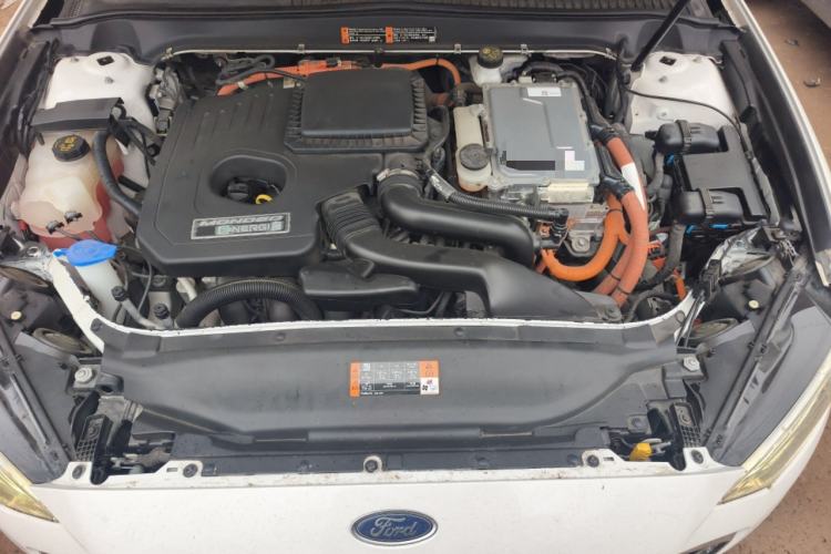 Used Ford Mondeo New Energy 2018 2.0 PHEV Smart-Controlled Fashion Edition China VI Standard Engine Bay