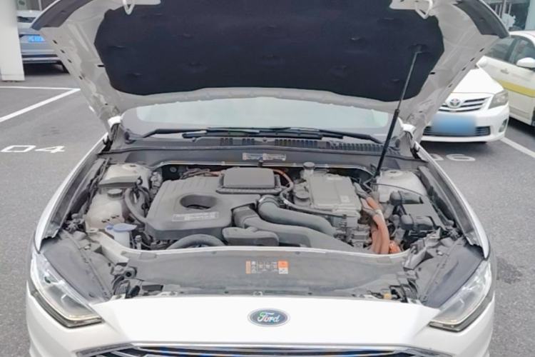 Used Ford Mondeo New Energy 2018 2.0 PHEV ZhiShang Trim Engine Bay