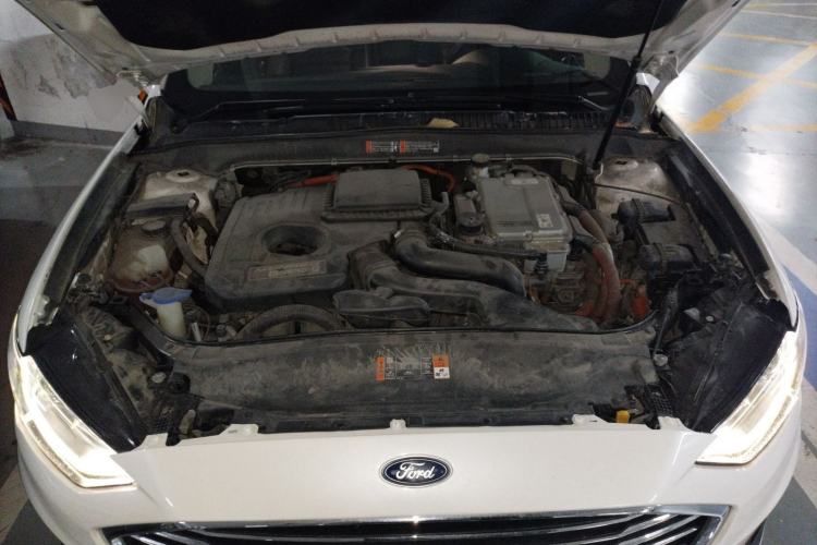 Used Ford Mondeo New Energy 2018 2.0 PHEV Smart-Controlled Fashion Edition China VI Standard Engine Bay