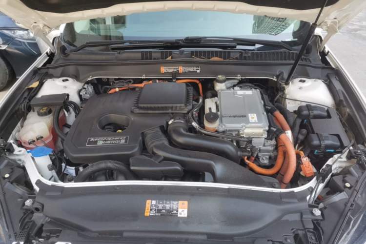 Used Ford Mondeo New Energy 2018 2.0 PHEV Smart-Controlled Fashion Edition China VI Standard Engine Bay