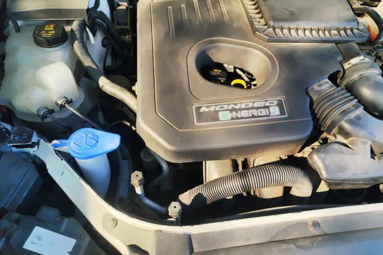 Used Ford Mondeo New Energy 2018 2.0 PHEV Smart-Control Luxury Version China V Standard Engine Bay Right
