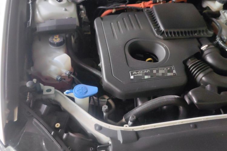 Used Ford Mondeo New Energy 2018 2.0 PHEV Smart-Controlled Fashion Edition China VI Standard Engine Bay Right