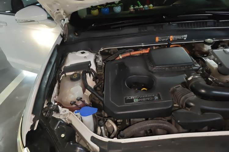Used Ford Mondeo New Energy 2018 2.0 PHEV Smart-Controlled Fashion Edition China V Standard Engine Bay Right