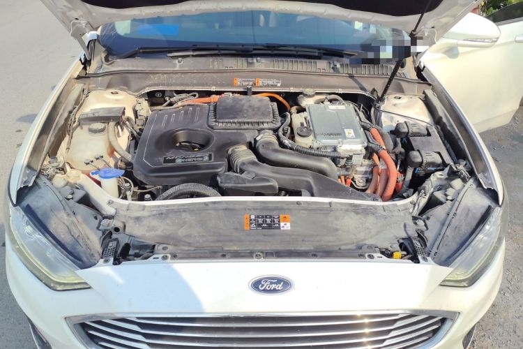 Used Ford Mondeo New Energy 2018 2.0 PHEV Smart-Controlled Fashion Edition China VI Standard Engine Bay