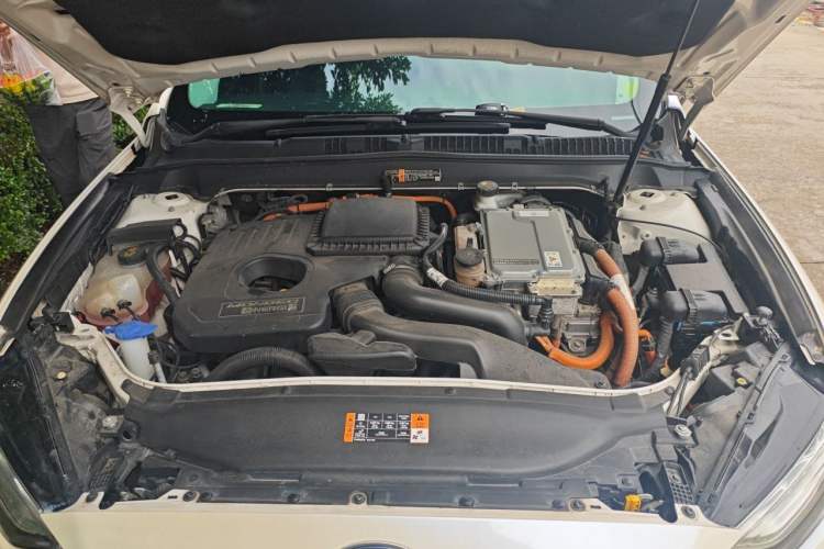 Used Ford Mondeo New Energy 2018 2.0 PHEV Smart-Controlled Fashion Edition China VI Standard Engine Bay