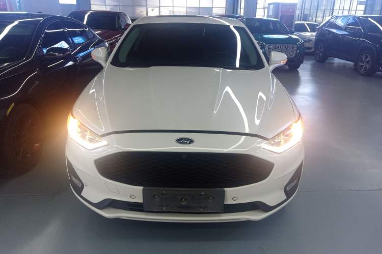 Used Ford Mondeo New Energy 2018 2.0 PHEV Smart-Controlled Fashion Edition China VI Standard Exterior 1