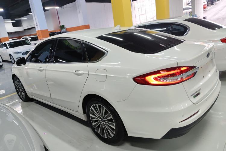 Used Ford Mondeo New Energy 2018 2.0 PHEV Smart-Controlled Fashion Edition China VI Standard Exterior 3
