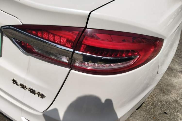 Used Ford Mondeo New Energy 2018 2.0 PHEV Smart-Controlled Fashion Edition China V Standard Exterior 3