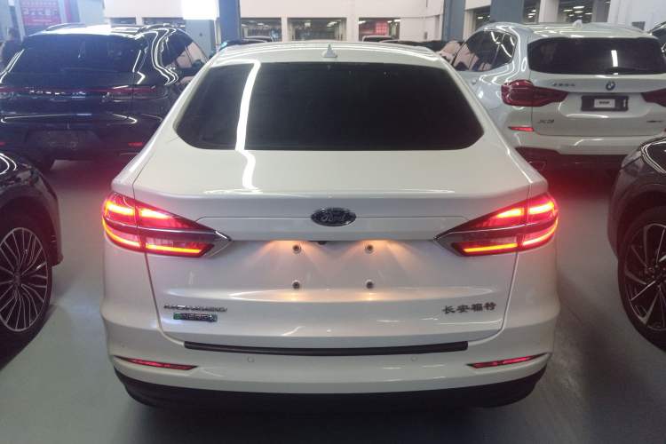 Used Ford Mondeo New Energy 2018 2.0 PHEV Smart-Controlled Fashion Edition China VI Standard Exterior 4