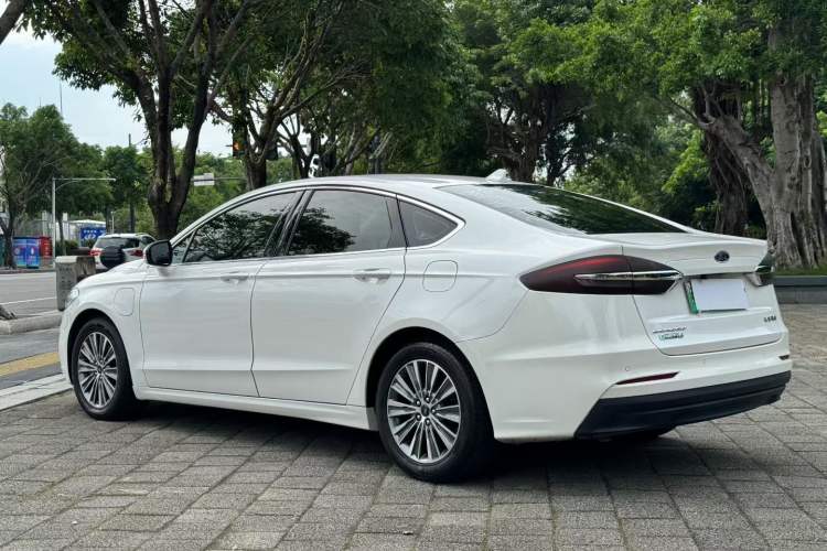 Used Ford Mondeo New Energy 2018 2.0 PHEV Smart-Controlled Fashion Edition China VI Standard Exterior 4