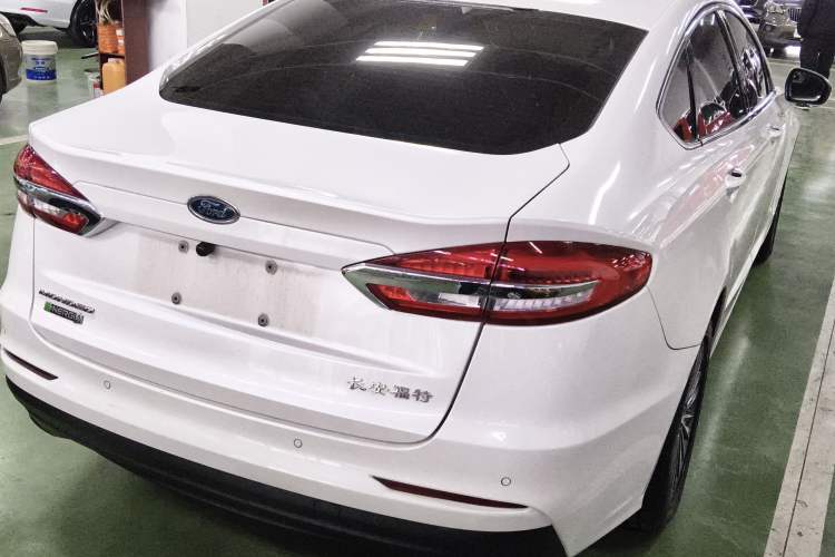 Used Ford Mondeo New Energy 2018 2.0 PHEV Smart-Controlled Fashion Edition China VI Standard Exterior 5