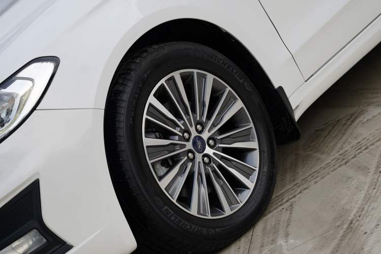 Used Ford Mondeo New Energy 2018 2.0 PHEV Smart-Controlled Fashion Edition China VI Standard Exterior 6