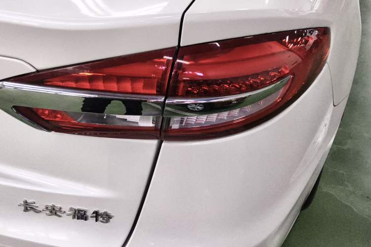 Used Ford Mondeo New Energy 2018 2.0 PHEV Smart-Controlled Fashion Edition China VI Standard Exterior 6