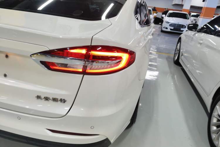 Used Ford Mondeo New Energy 2018 2.0 PHEV Smart-Controlled Fashion Edition China VI Standard Exterior 6