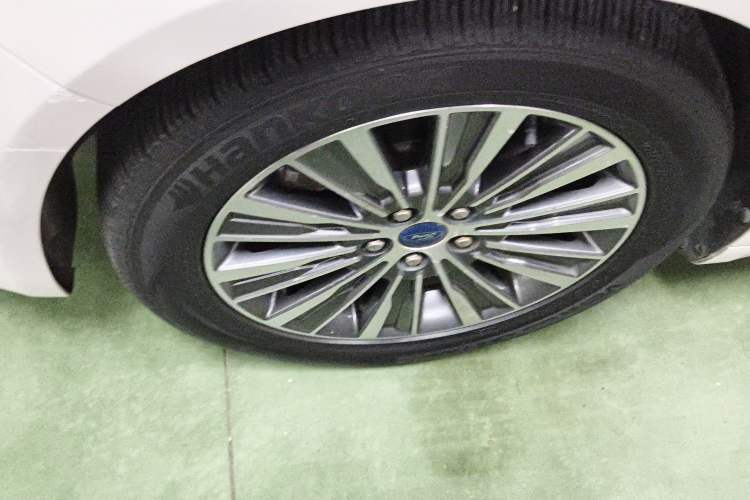 Used Ford Mondeo New Energy 2018 2.0 PHEV Smart-Controlled Fashion Edition China VI Standard Exterior 7