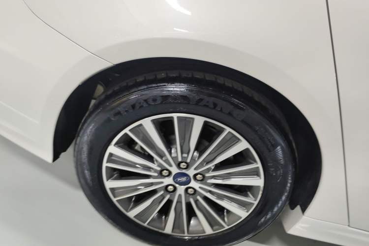 Used Ford Mondeo New Energy 2018 2.0 PHEV Smart-Controlled Fashion Edition China VI Standard Exterior 8