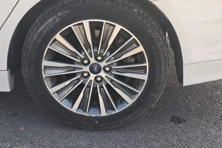 Used Ford Mondeo New Energy 2018 2.0 PHEV Smart-Controlled Fashion Edition China VI Standard Exterior 8