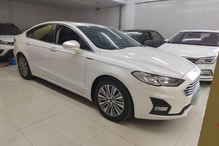 Used Ford Mondeo New Energy 2018 2.0 PHEV Smart-Controlled Fashion Edition China VI Standard Front Right 45 Deg