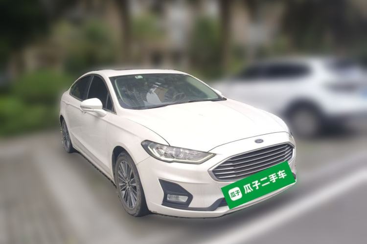 Used Ford Mondeo New Energy 2018 2.0 PHEV ZhiShang Trim Front Right 45 Deg