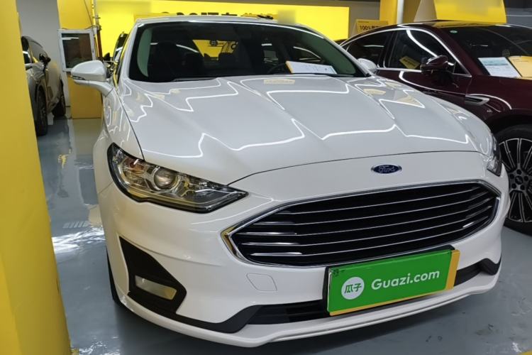Used Ford Mondeo New Energy 2018 2.0 PHEV Smart-Controlled Fashion Edition China VI Standard Front Right 45 Deg