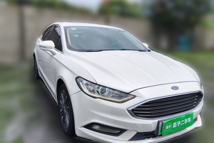 Used Ford Mondeo New Energy 2018 2.0 PHEV ZhiShang Trim Front Right 45 Deg