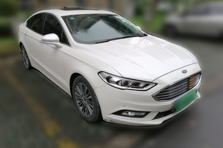 Used Ford Mondeo New Energy 2018 2.0 PHEV Zhihao Trim Front Right 45 Deg