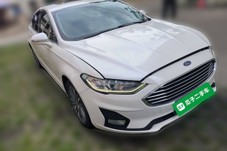 Used Ford Mondeo New Energy 2018 2.0 PHEV ZhiShang Trim Front Right 45 Deg